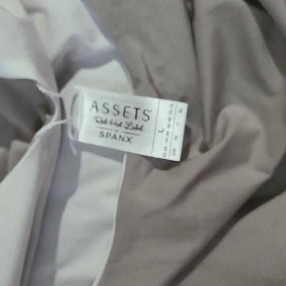 Assests Red Hot Label - Picture 4 of 10